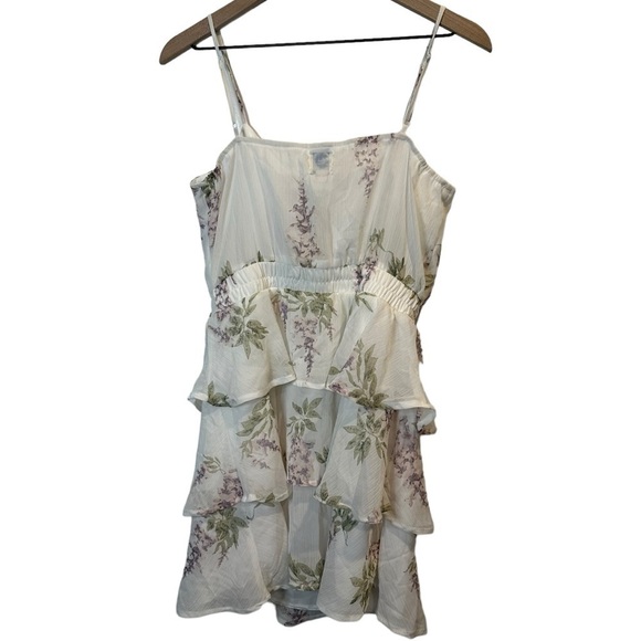 NWT Francesca’s Collection Sleeveless Ruffle Tier Floral White Mini Dress Medium - Picture 2 of 7